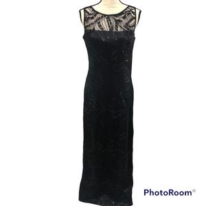 NWOT Tahari size 8 full length sequin and lace dress . Blk